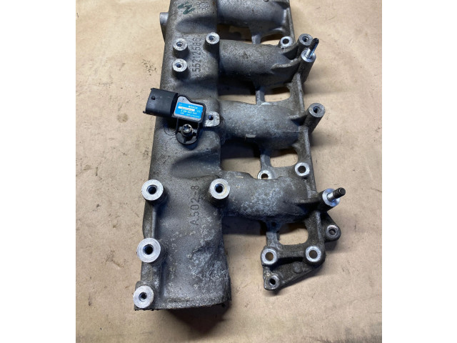 Vstřikovač 55212586, 0281002845   Saab 9-3 Ver2    Z19Dt 