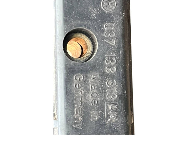 Топливная рампа 037133313   Volkswagen Golf III  