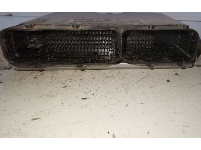 Блок управления двигателя 0281001636, 90565941   Opel Omega B1