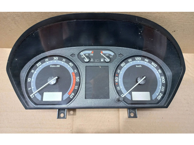 Přístrojová deska  Skoda Fabia Mk1 (6Y) 2003 88311298  