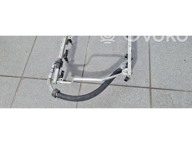 Vstřikovací lišta A2720700995   Mercedes-Benz C W204     