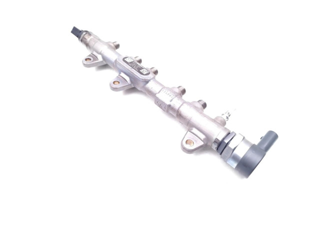 Vstřikovací lišta 8514154   BMW 2 F22 F23  pro naftový motor 2.0 B47D20A 220d