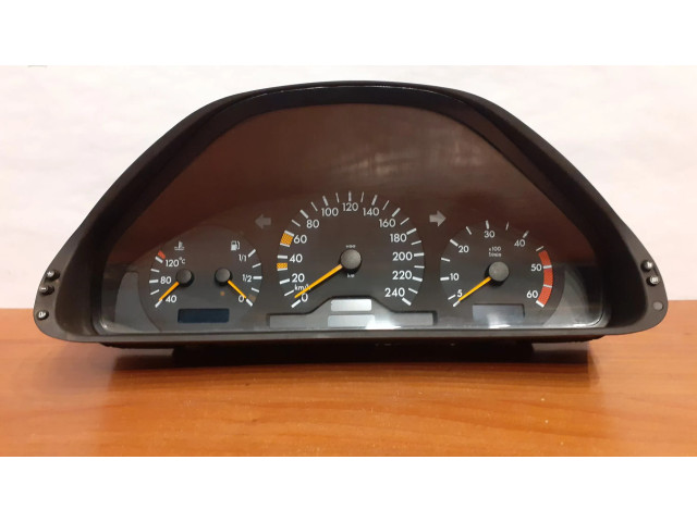 Přístrojová deska  Mercedes-Benz E W210 1999 6992, 87001345  