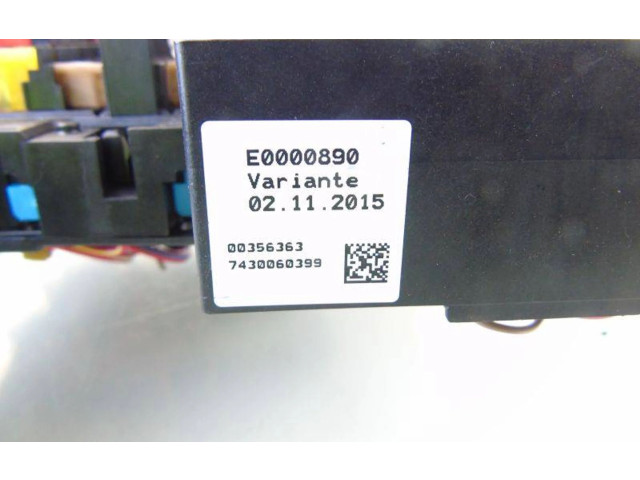Блок предохранителей  ROTA900122   BMW i3    