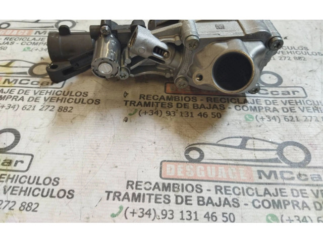 Масляный насос   A2701800000, R2701810701  Mercedes-Benz GLA W156 