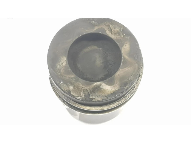 Píst 11257812585   BMW 5 F10 F11   3.0 N57D30A 
