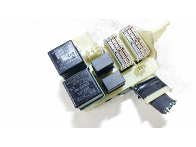 Блок предохранителей  mb9533821   Mitsubishi Space Star    