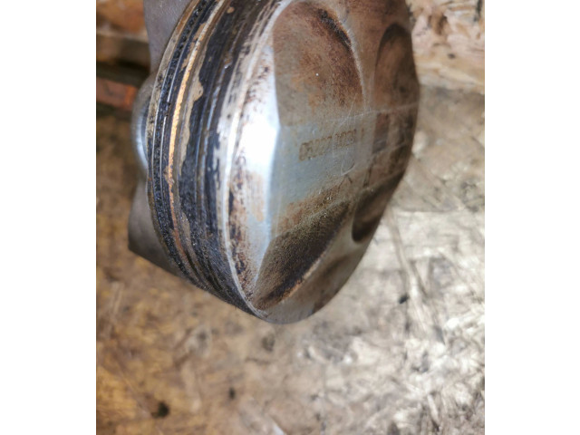 Píst A272, 0622701028   Mercedes-Benz C W203    272.920 
