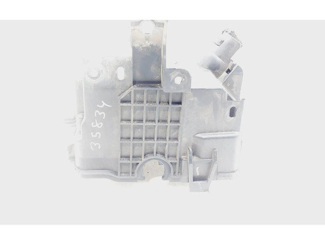   Pojistková skříňka 4529754   Peugeot 2008  2015