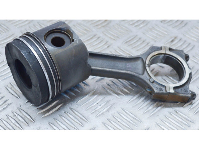 Píst    BMW 5 E39  pro naftový motor 2.5 M57 D25 (256D1) 