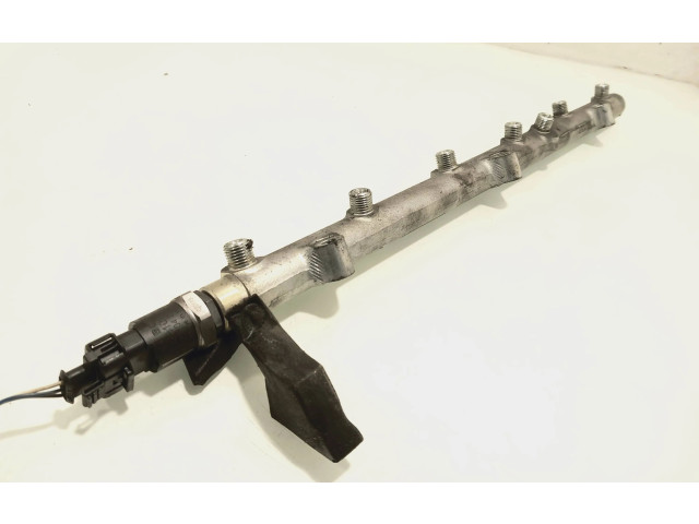 Vstřikovací lišta 0445216002, 0281002475   Opel Omega B2     