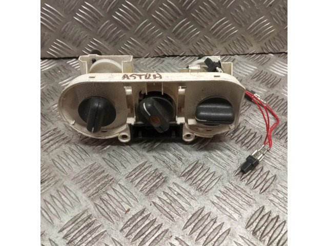 Блок управления климат-контролем 90360165   Opel Astra F