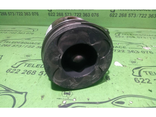  Поршень  8340F  Mercedes-Benz ML W164  