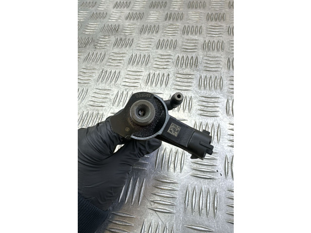 Vstřikovač 15062058F, 0445115067   Chrysler Grand Voyager V    VM64C 
