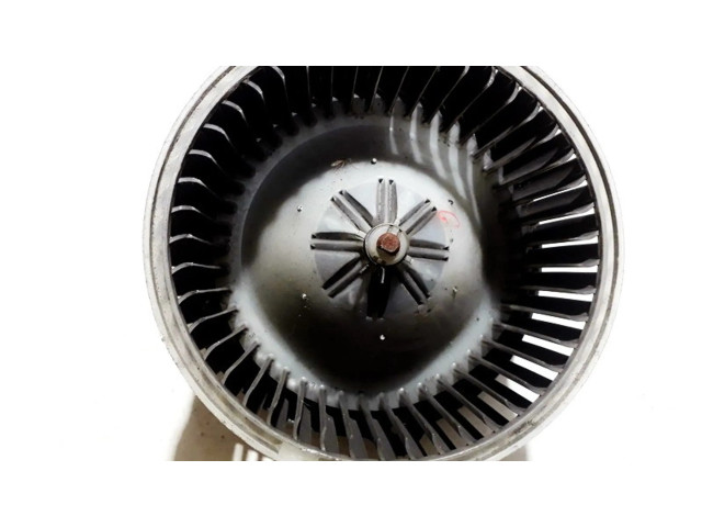 Вентилятор печки    0130111192, mf016070-0270   Mitsubishi Carisma