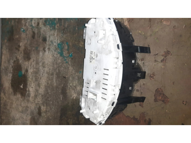 Панель приборов MM0038001   Mitsubishi Colt       