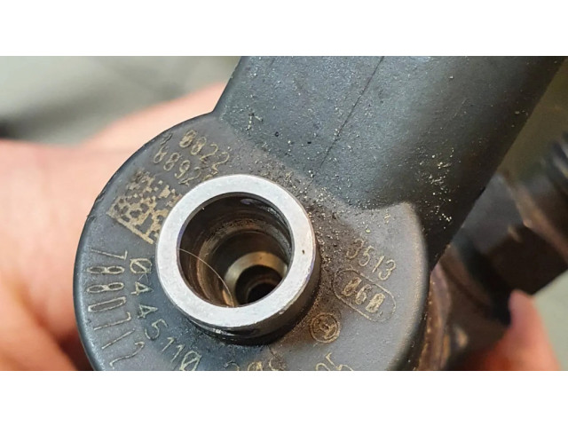 Vstřikovač 7794435   BMW 5 E60 E61  pro naftový motor 2.0  