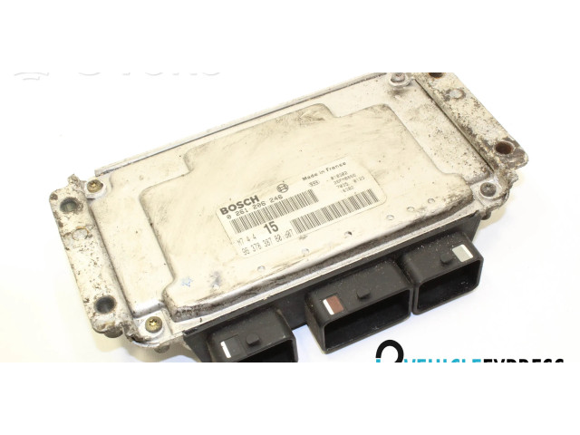 Блок управления двигателя 0261206246   Citroen Saxo