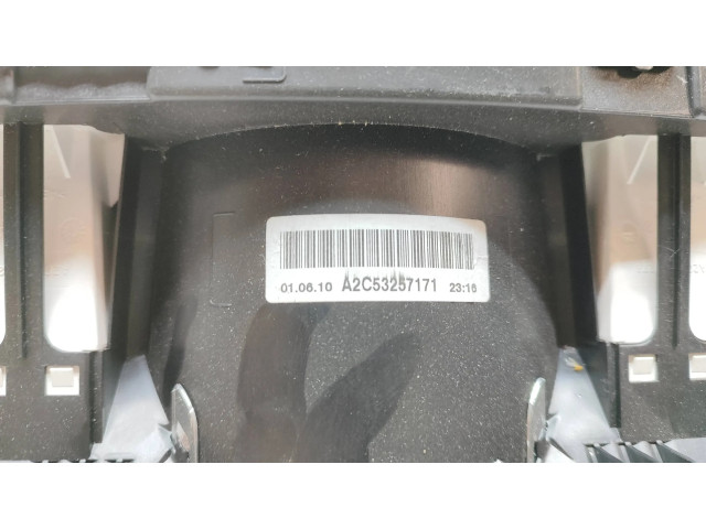 Přístrojová deska  Mercedes-Benz E W212 2010 A2C53257171  