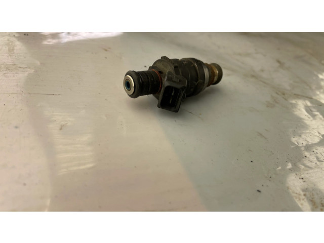Vstřikovač 1747406, D3763FA   BMW 7 E38  pro benzínový motor 4.0  