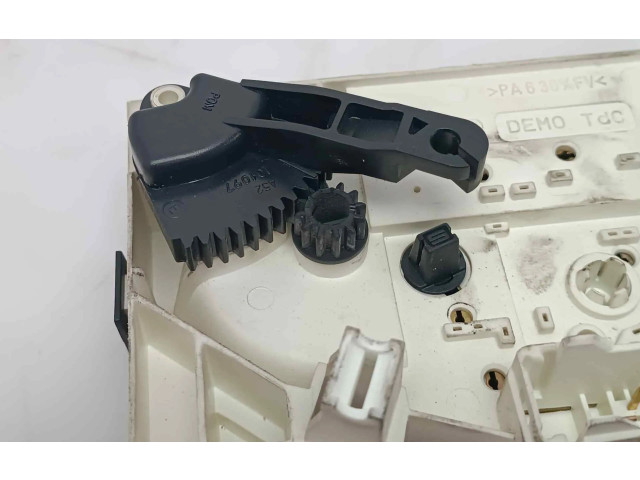 Блок управления климат-контролем W964098P   Nissan Primastar