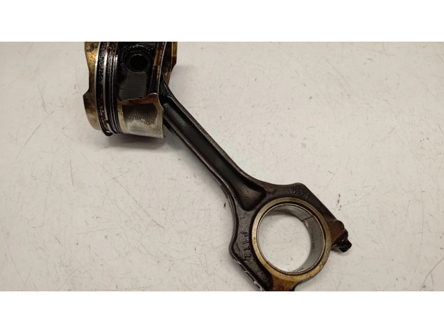 Píst 11257604035, 11257604036   Mini One - Cooper Coupe R56  pro benzínový motor 1.4 N12B14A Mini R56 One 1.4i