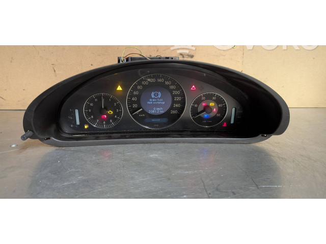 Přístrojová deska  Mercedes-Benz CLK A209 C209 2004 A2095404211, 110080140  