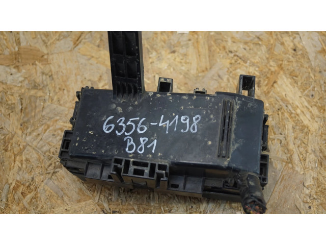   Pojistková skříňka 63564198   Nissan Navara D40 2008