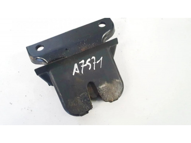 замок багажника 8l0827520c    Audi A3 S3 8L 1996-2003 года