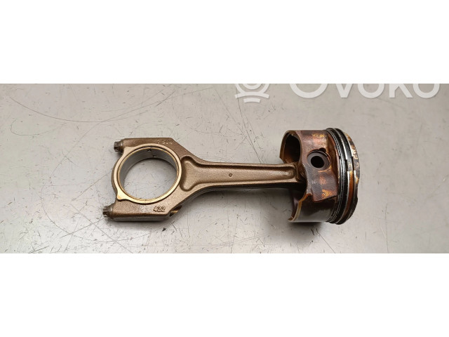 Píst 7504422   BMW 3 E46  pro benzínový motor 2.0 N42B20 