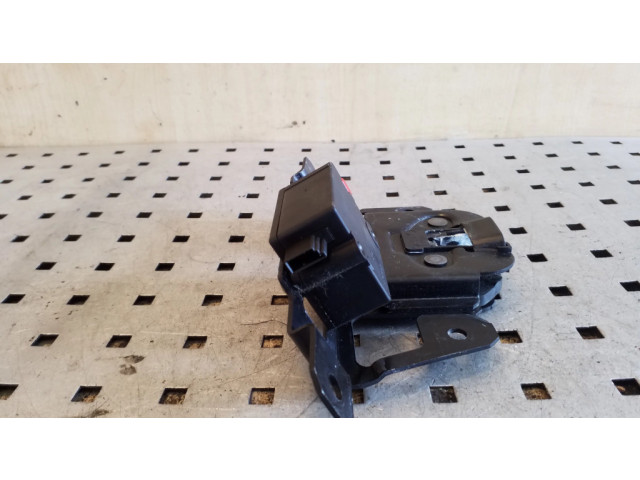 Zámek zadních dveří 51247201561   BMW X3 E83 2008
