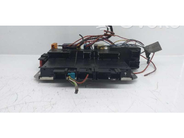   Pojistková skříňka A0275454532   Mercede-Benz S W220 2000