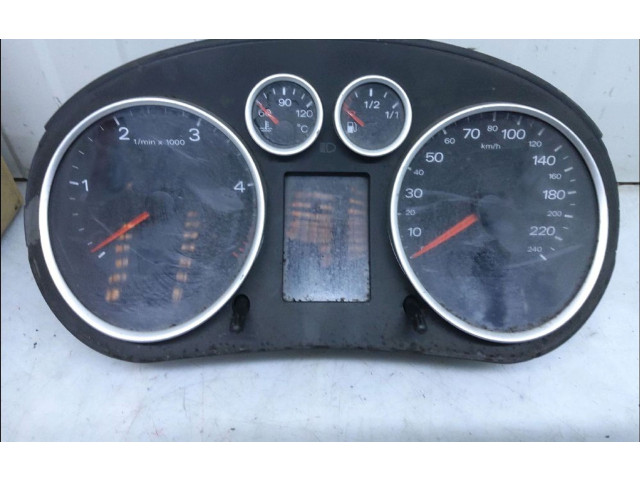 Přístrojová deska  Audi A2 2004 8Z0920900TX  