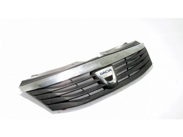 Передняя решётка Dacia Logan I 2004-2012 года 8200748240      