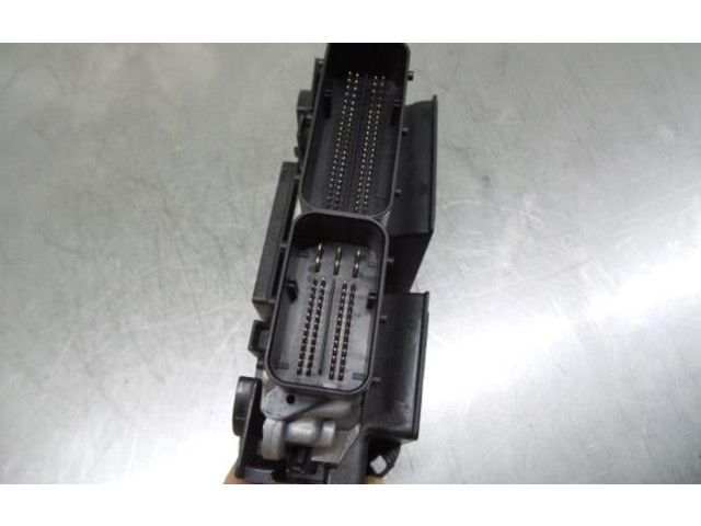 Блок управления двигателя 0281018634, DDE8518568   BMW M3 F80