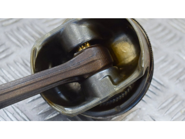Píst 75244937521300   BMW 7 E65 E66  pro benzínový motor 6.0 N73 B60 A 