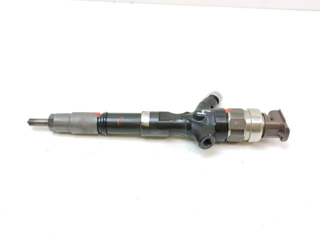 Форсунка 2367030400    Toyota Hilux (AN10, AN20, AN30) для дизельного двигателя  3