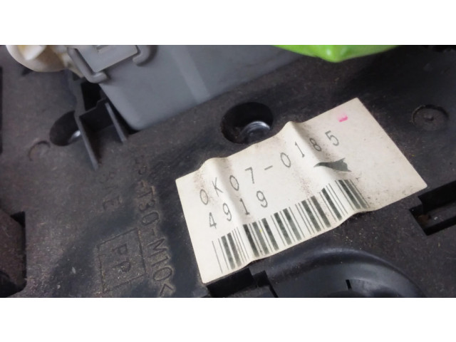   Pojistková skříňka 285519F924, 0K070185   Nissan Primera 2001