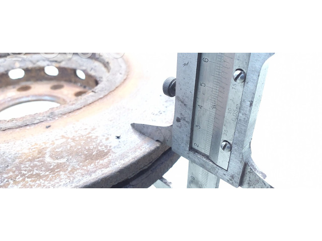 Передний тормозной диск       Audi A6 S6 C5 4B 2.5   