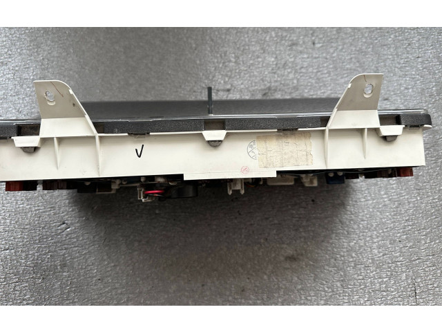 Přístrojová deska  Nissan Patrol Y60 1992 2482033J18, 2482533J69  