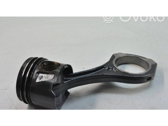 Píst 6423882   Mercedes-Benz S W222  pro naftový motor 3.0 OM 642.861 
