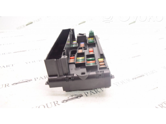 Блок предохранителей 9210863   BMW X3 F25    