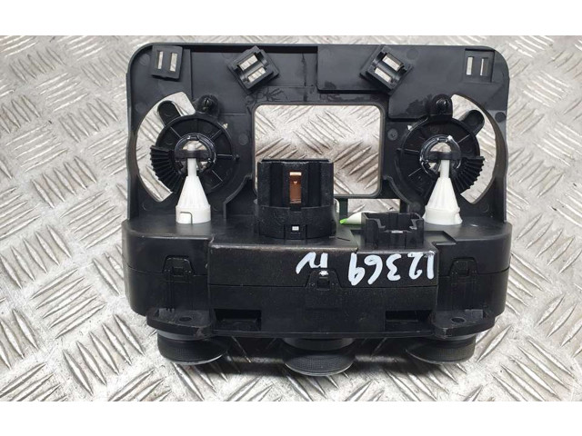 Блок управления климат-контролем 42359278, 557812715   Opel Karl