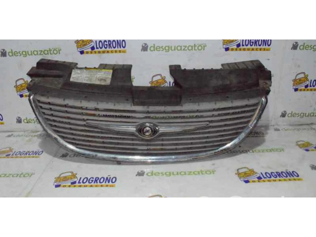 Передняя решётка Chrysler Grand Voyager IV 2001-2007 года 04857410AC      