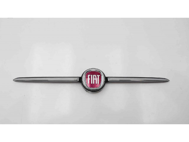 Передняя решётка Fiat 500E 2019- года 735637413      