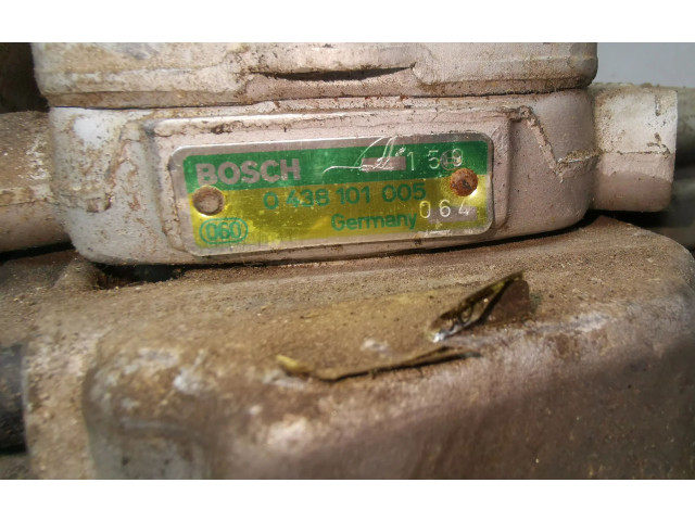 Vstřikovací lišta 0438121011, 026133353   Audi 80 90 B3     