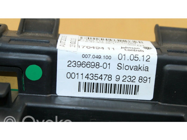 Přístrojová deska  BMW 1 F20 F21 2012 9283289  
