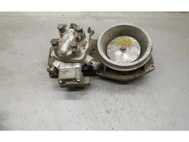 Vstřikovací lišta 0438121011, 026133353   Audi 80 90 B3     