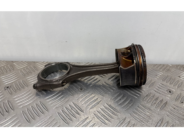 Píst 06M099C, R6MK   Audi A4 S4 B9 8W    CWG 