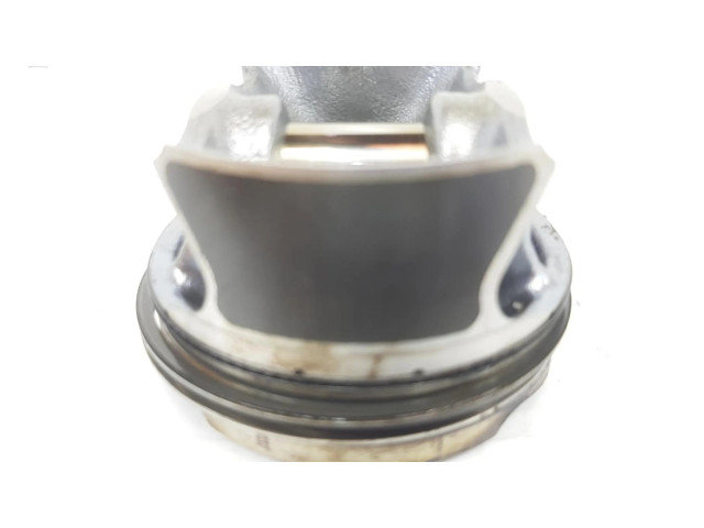  Поршень с шатуном  11258637807, 1212CD  BMW 7 G11 G12 для бензинового двигателя 